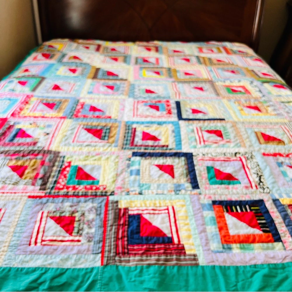 Colorful Patchwork Quilt with Geometric Patterns - Picture 5 of 12